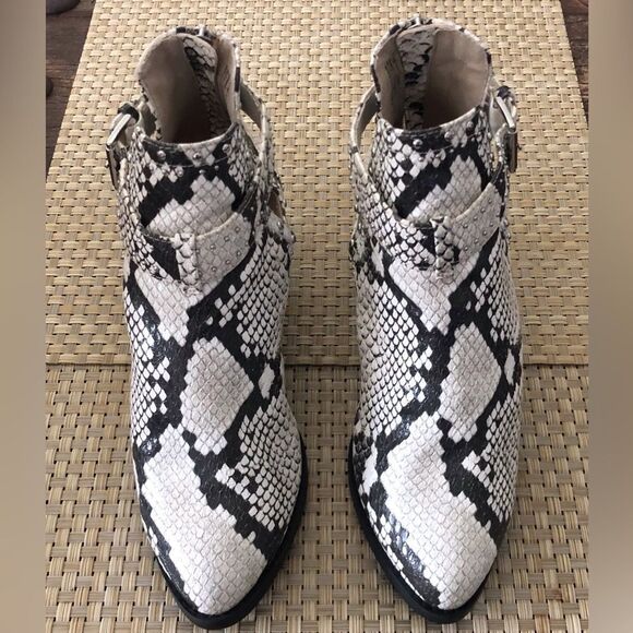 BP. Nordstrom Brand Sadey Snake Print Studded Cut Out Ankle Boots Size 7.5 - Picture 3 of 10